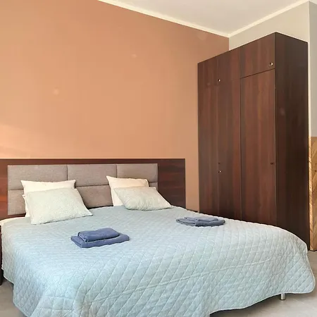 Comfy With Cinema Projector, Cracow's Heart