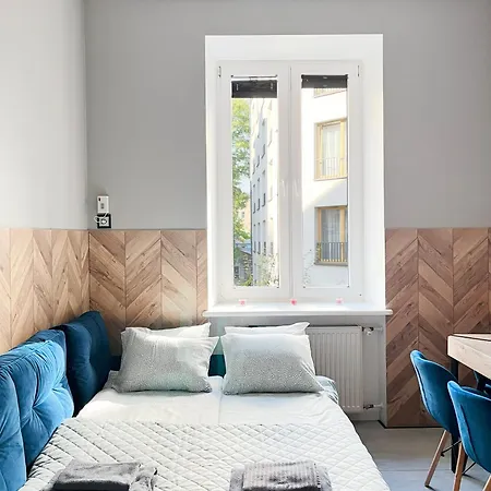 Comfy With Cinema Projector, Cracow's Heart Apartamento