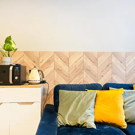 Comfy With Cinema Projector, Cracow's Heart Apartamento *