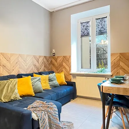 Comfy With Cinema Projector, Cracow's Heart Apartamento *