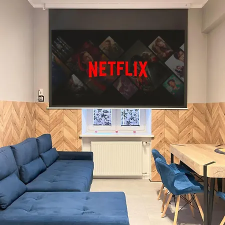 Comfy With Cinema Projector, Cracow's Heart Daire Krakow