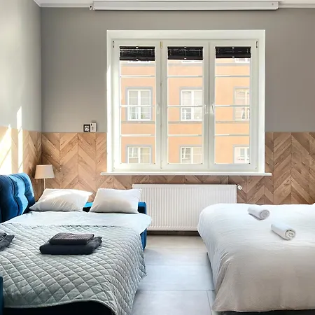 Comfy With Cinema Projector, Cracow's Heart