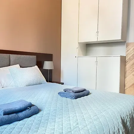 Comfy With Cinema Projector, Cracow's Heart Lejlighed Kraków